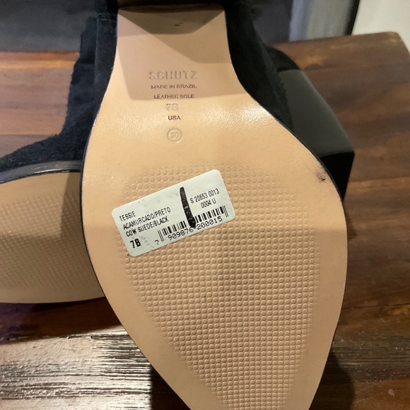 Schutz Tessie Black Suede Bootie size 7 - Picture 8 of 9